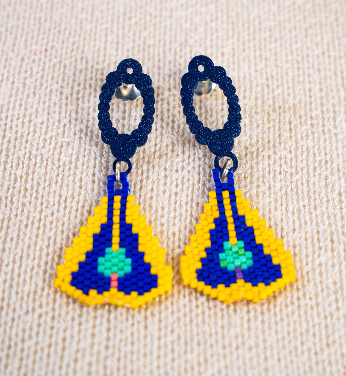 ARETES GUARDIANES DEL SOL