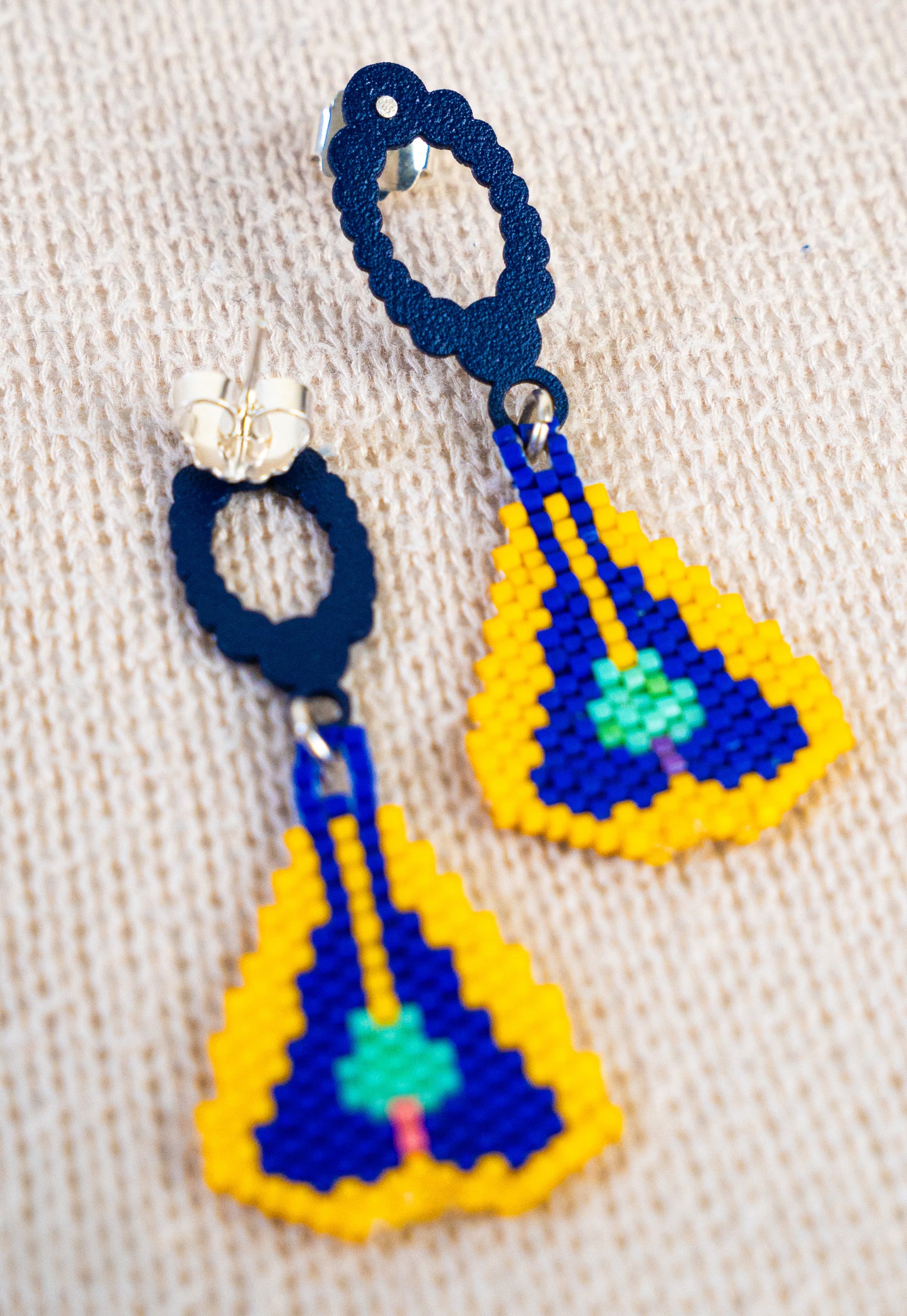 ARETES GUARDIANES DEL SOL