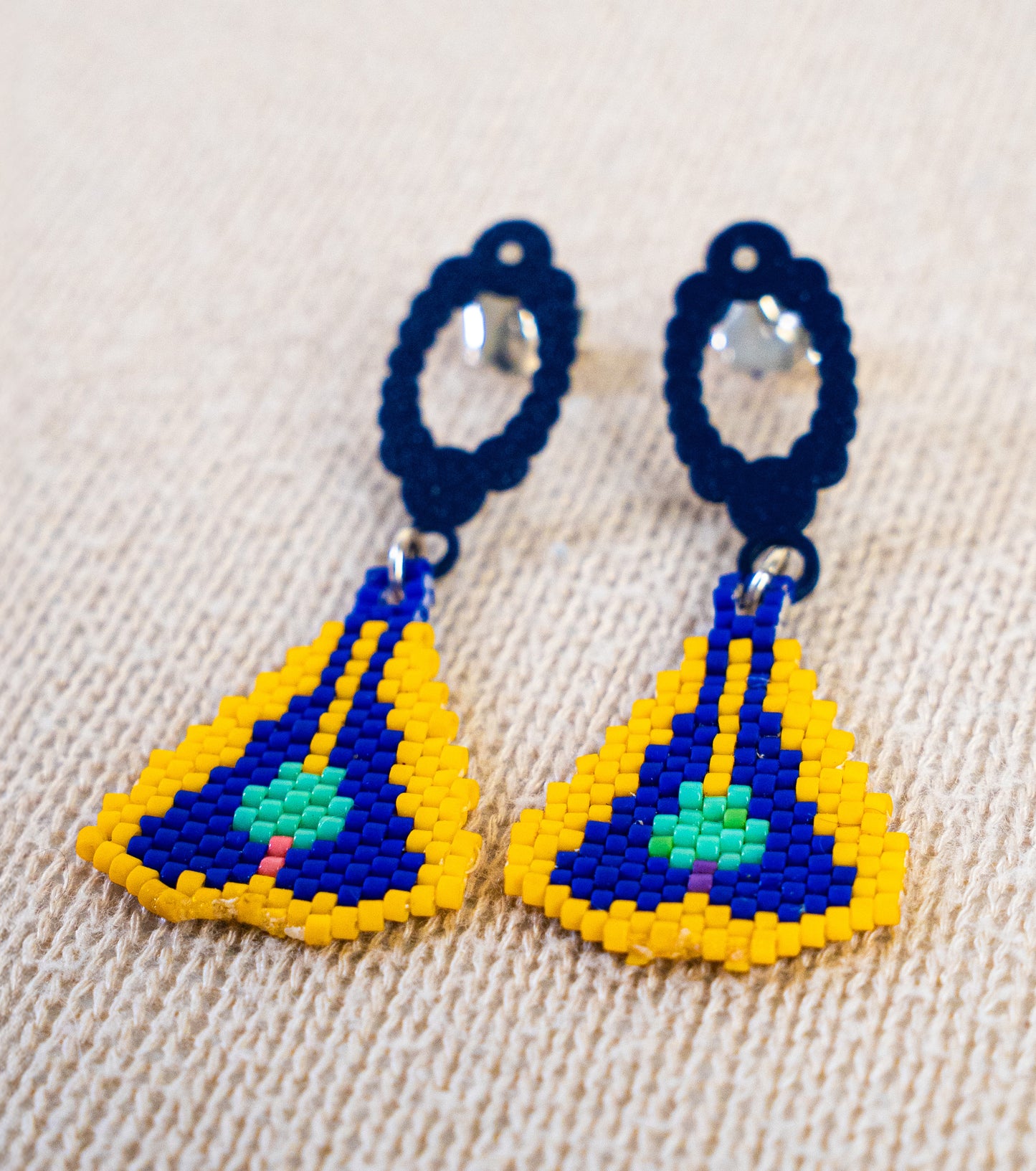ARETES GUARDIANES DEL SOL